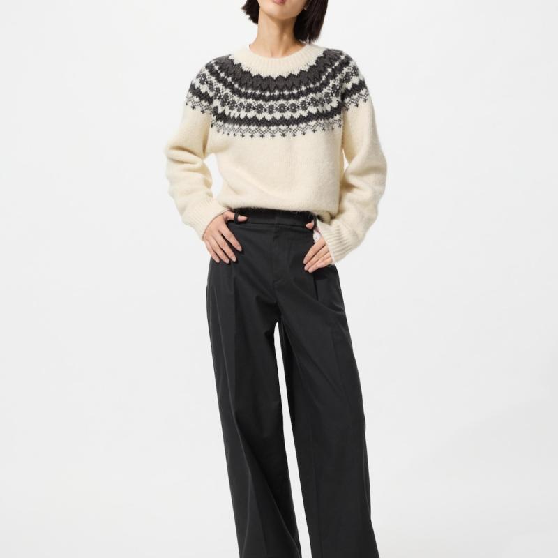 UNIQLO - Quần chino dáng rộng xếp ly giữa