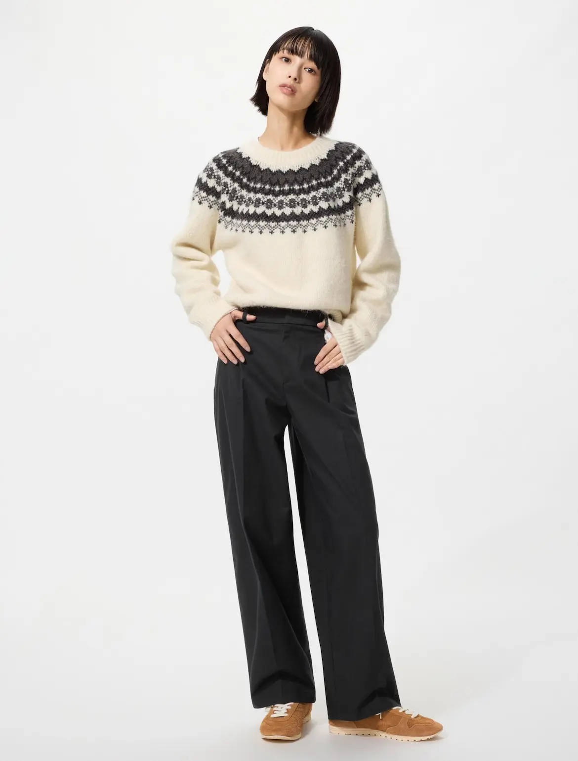 UNIQLO - Quần chino dáng rộng xếp ly giữa