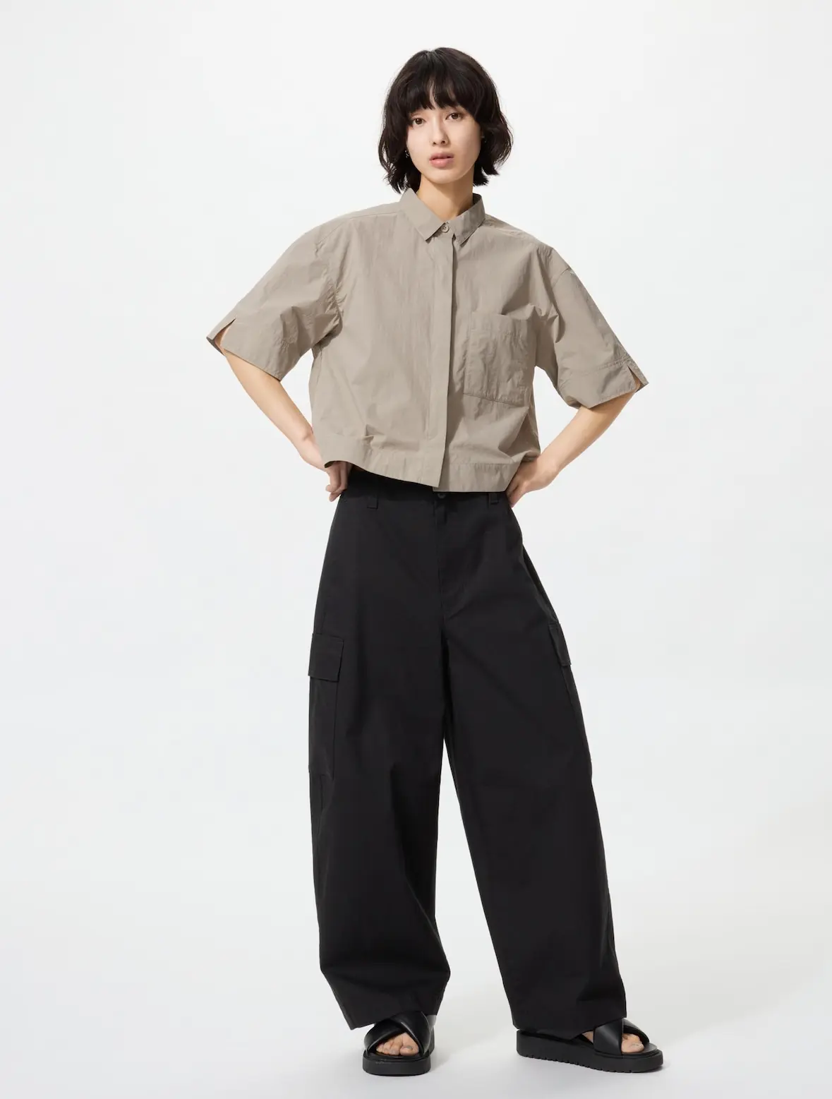 UNIQLO - Quần nữ ống cong túi hộp